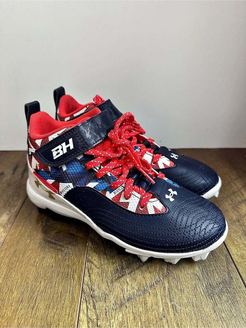 Under Armour Leadoff Mid RM Athletic Cleats in Blue & Red US 2.5Y Like New